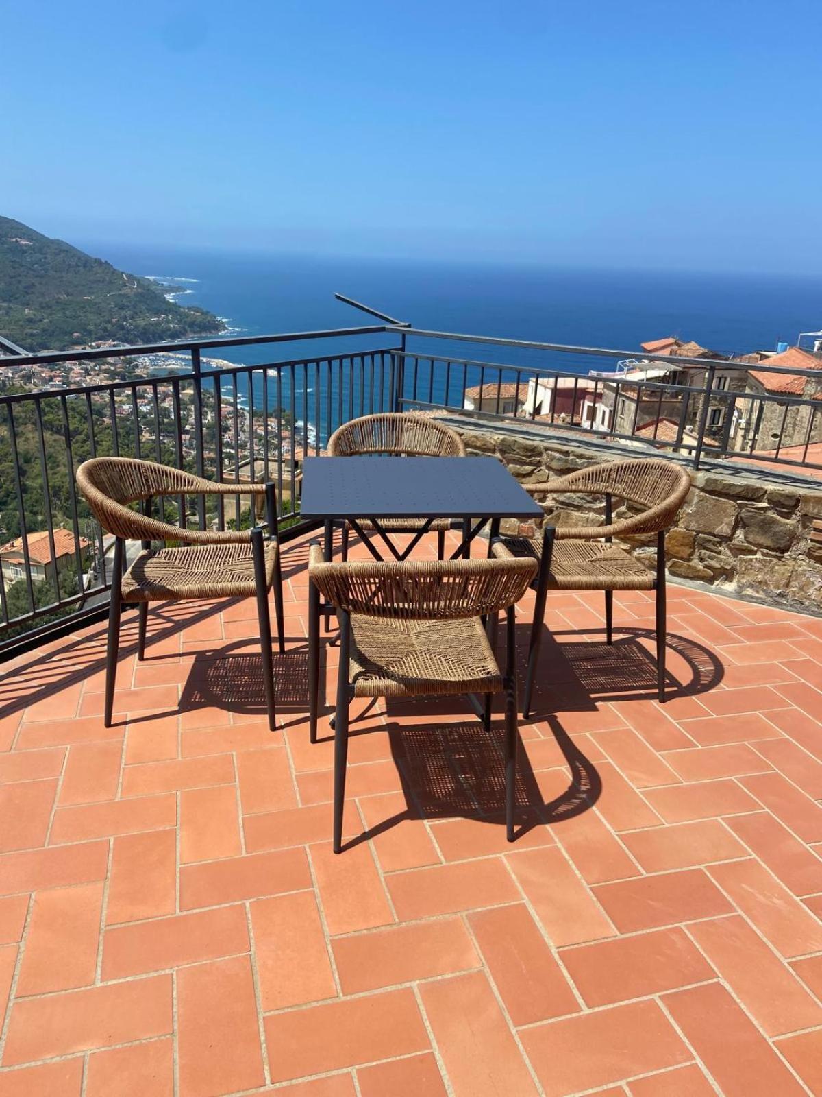La Mansarda Bed & Breakfast Castellabate Exterior foto